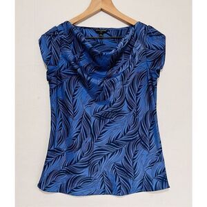 Banana Republic Petite Short Sleeve Blue Feather Print   Sz PXS   EUC